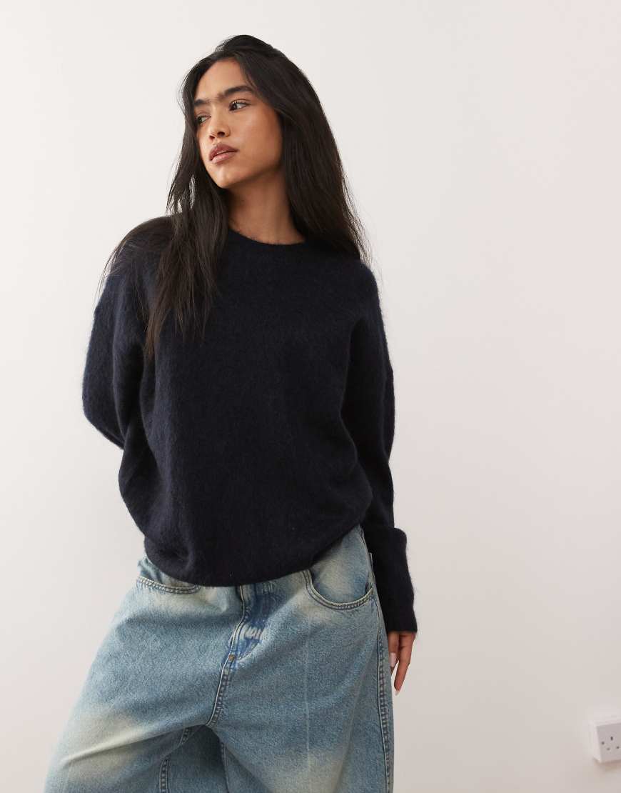 Weekday - Hochwertiger Pullover aus Woll-Mohair-Mix in meliertem, dunklem Marienblau-Marineblau von Weekday