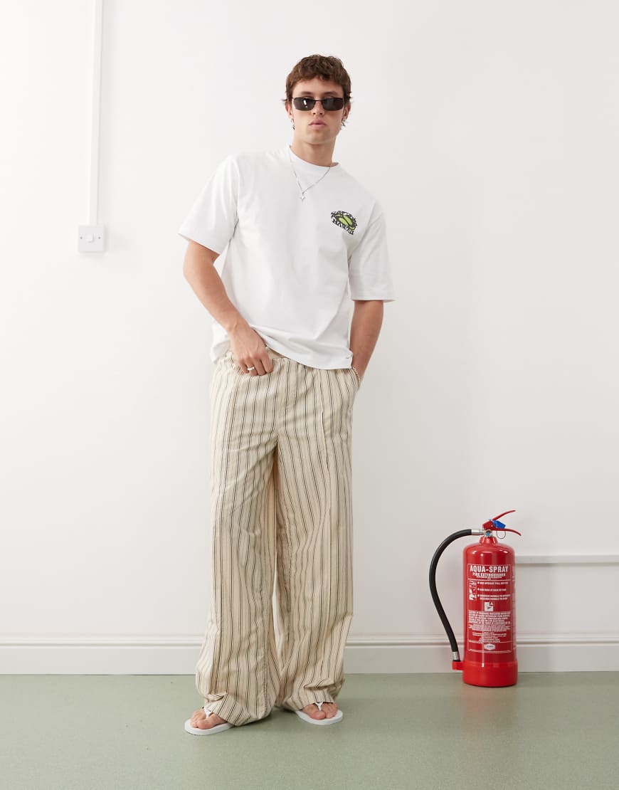 Weekday - Hose in Beige und Schwarz gestreift mit lässigem Schnitt-Neutral Weekday - Hose in Beige und Schwarz gestreift mit lässigem Schnitt-Neutral von Weekday