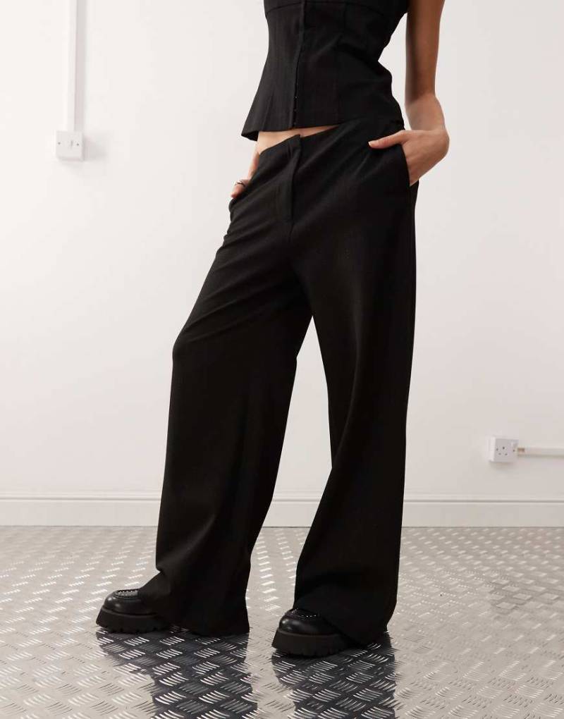 Weekday - Hose in Schwarz mit Nadelstreifen und weitem Bein, Kombiteil von Weekday