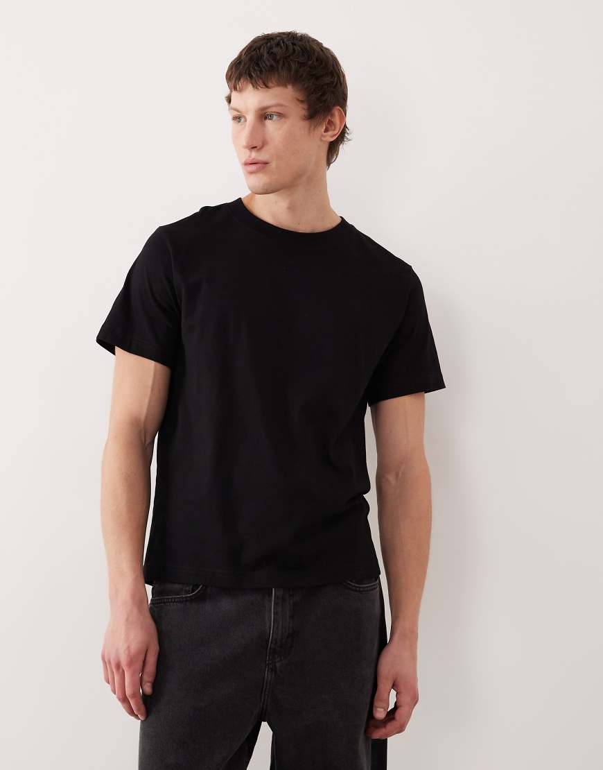 Weekday - Kastiges, klassisches T-Shirt aus schwerem Jersey in Schwarz von Weekday
