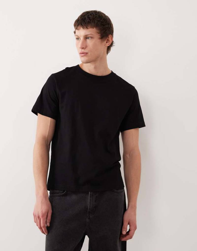 Weekday - Kastiges, klassisches T-Shirt aus schwerem Jersey in Schwarz von Weekday