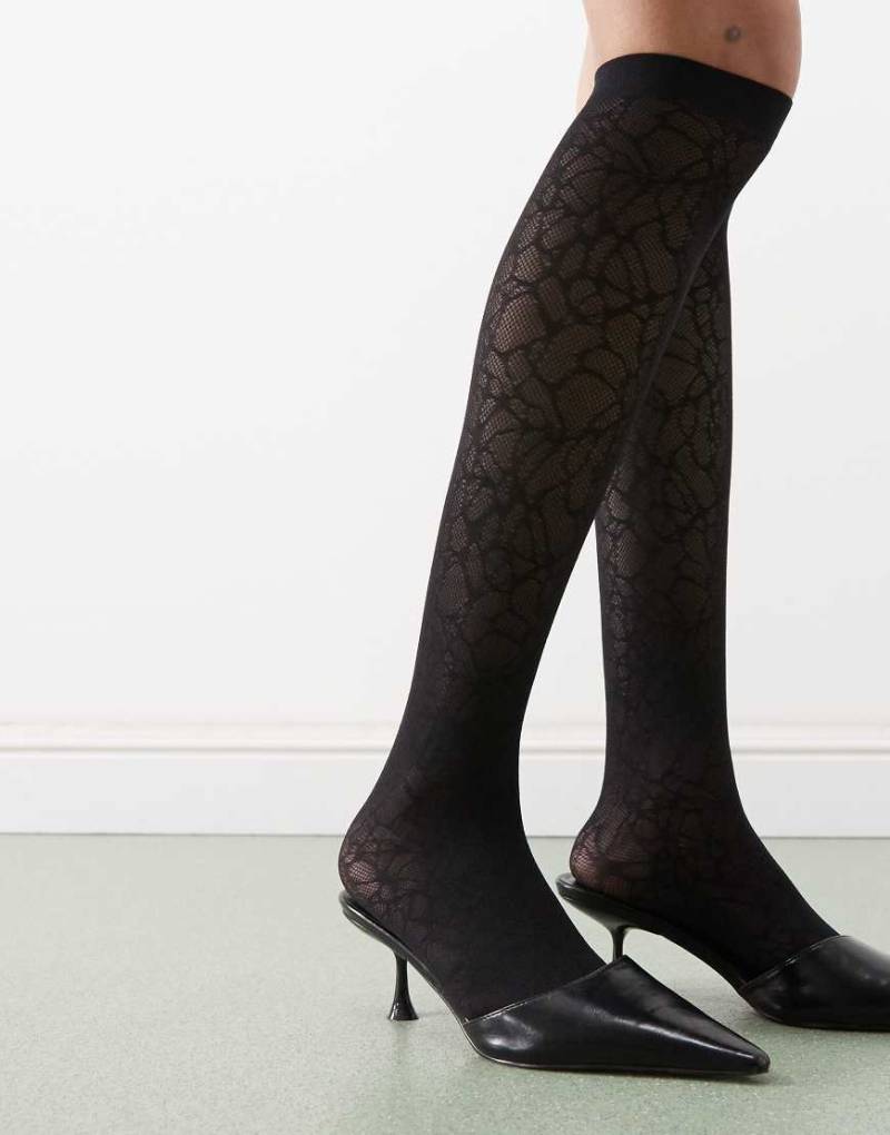 Weekday - Kniestrümpfe aus Spitze in Schwarz von Weekday