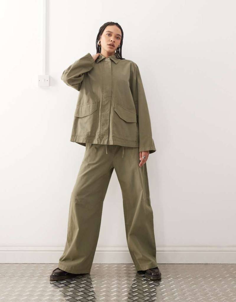 Weekday - Kovu - Mix & Match - Oversize-Jacke aus Ripstop in Khaki-Braun von Weekday