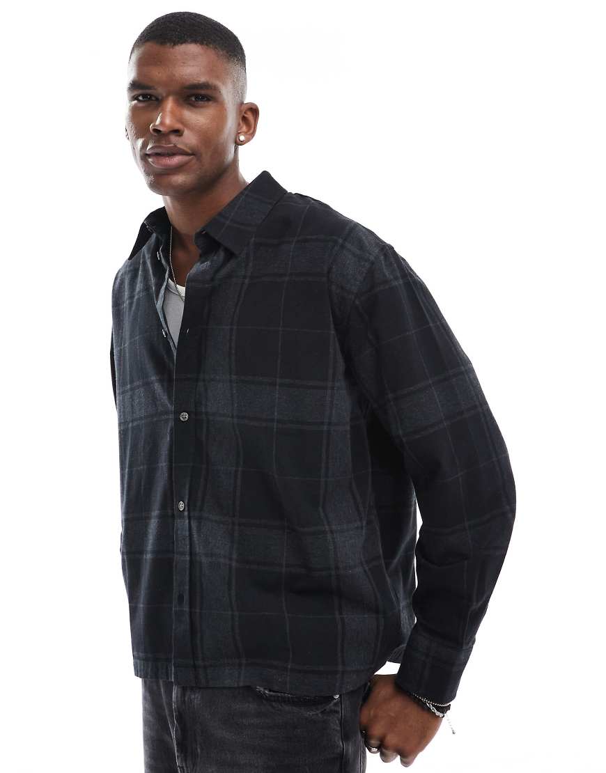Weekday - Langärmliges Oversize-Flanellhemd in kariertem Schwarz von Weekday