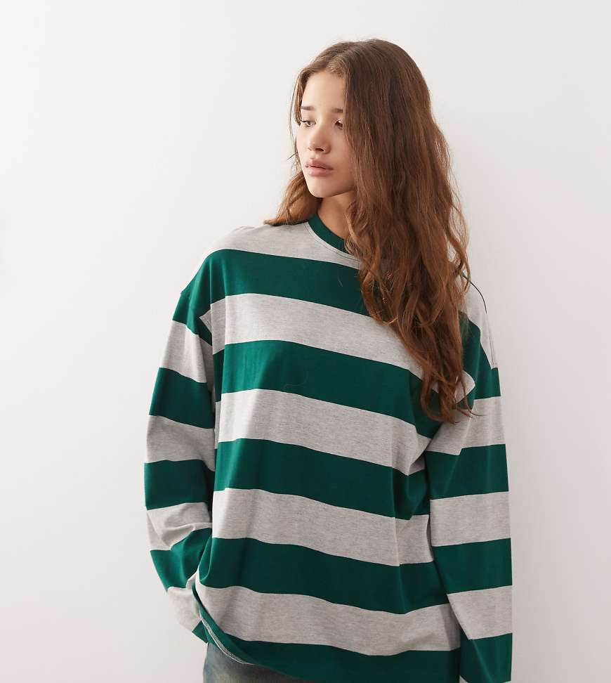 Weekday - Langärmliges Oversize-T-Shirt mit Streifen in Grün und Grau meliert, exklusiv bei ASOS von Weekday
