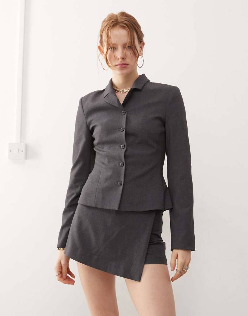 Weekday - Layton - Eleganter Skort in Dunkelgrau, Kombiteil von Weekday