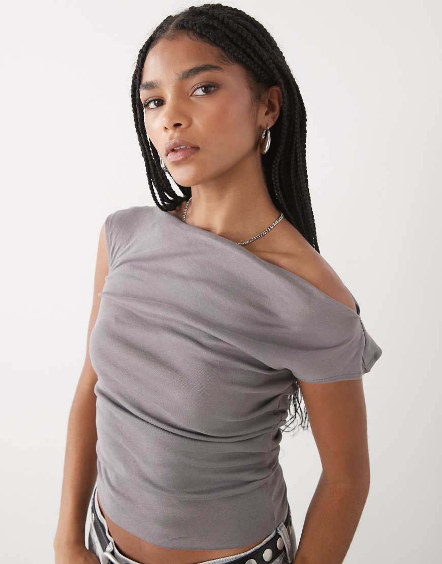 Weekday - Leicht durchscheinendes Oberteil in Mittelgrau mit drapiertem Ausschnitt von Weekday