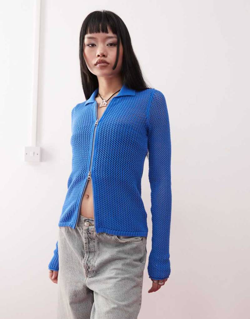 Weekday - Lene - Strickjacke aus grobem Strick in Blau mit Reißverschluss von Weekday