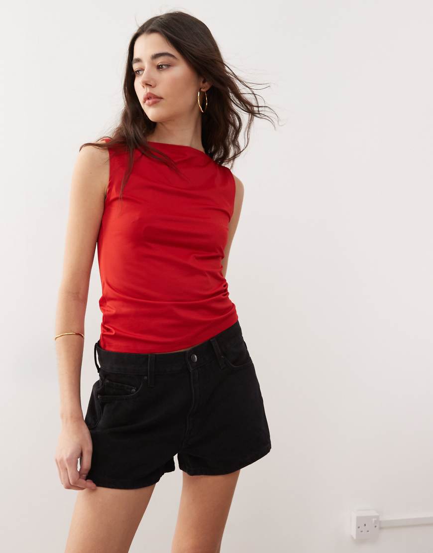 Weekday - Locker geschnittene Shorts in Schwarz mit niedriger Taille von Weekday