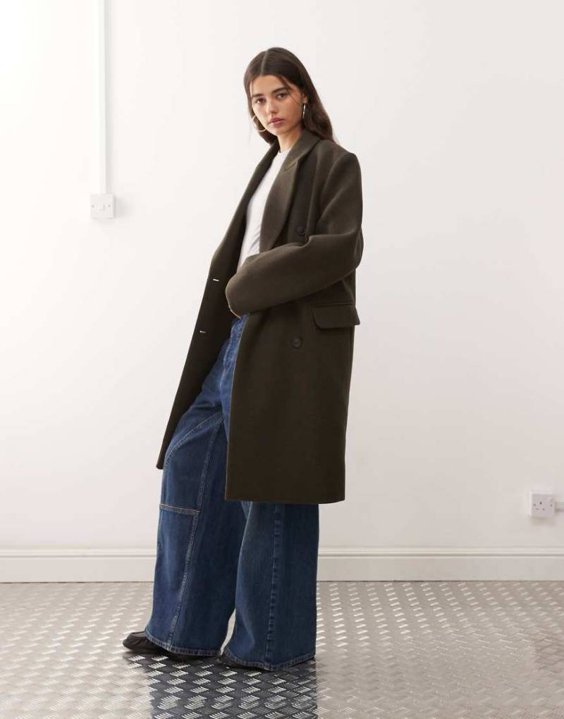 Weekday - Logan - Knielanger Oversize-Mantel aus einer Wollmischung in dunklem Khaki-Grün von Weekday