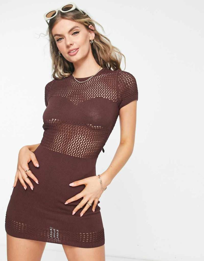 Weekday - Mini-Häkelkleid in Braun mit verschiedenen Mustern von Weekday