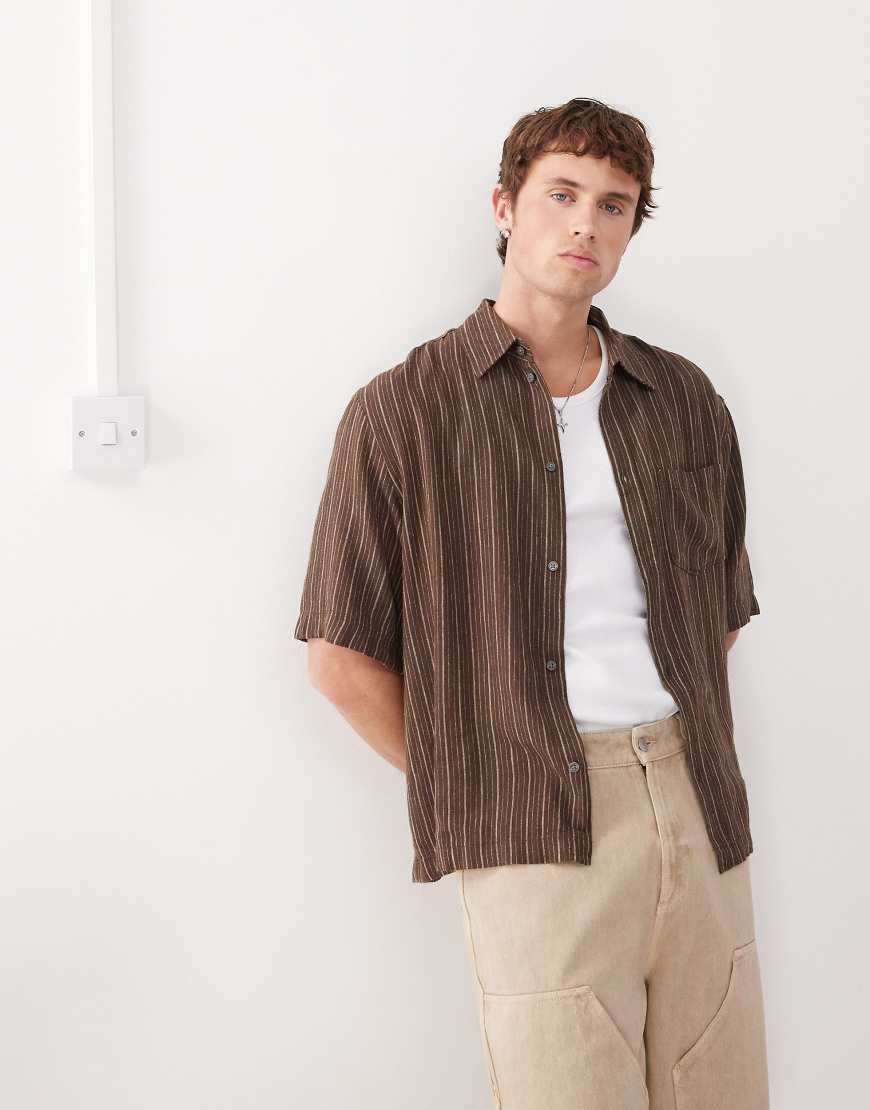 Weekday - Oversize-Hemd aus Leinen in gestreiftem Braun Weekday - Oversize-Hemd aus Leinen in gestreiftem Braun von Weekday