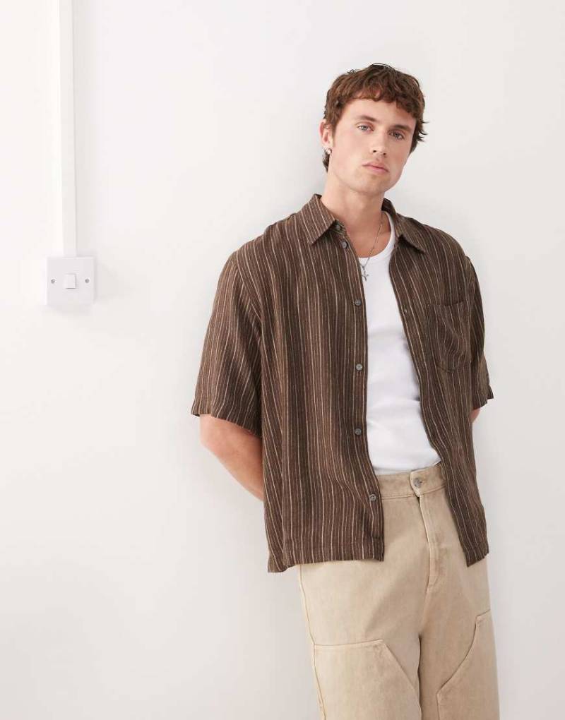 Weekday - Oversize-Hemd aus Leinen in gestreiftem Braun von Weekday