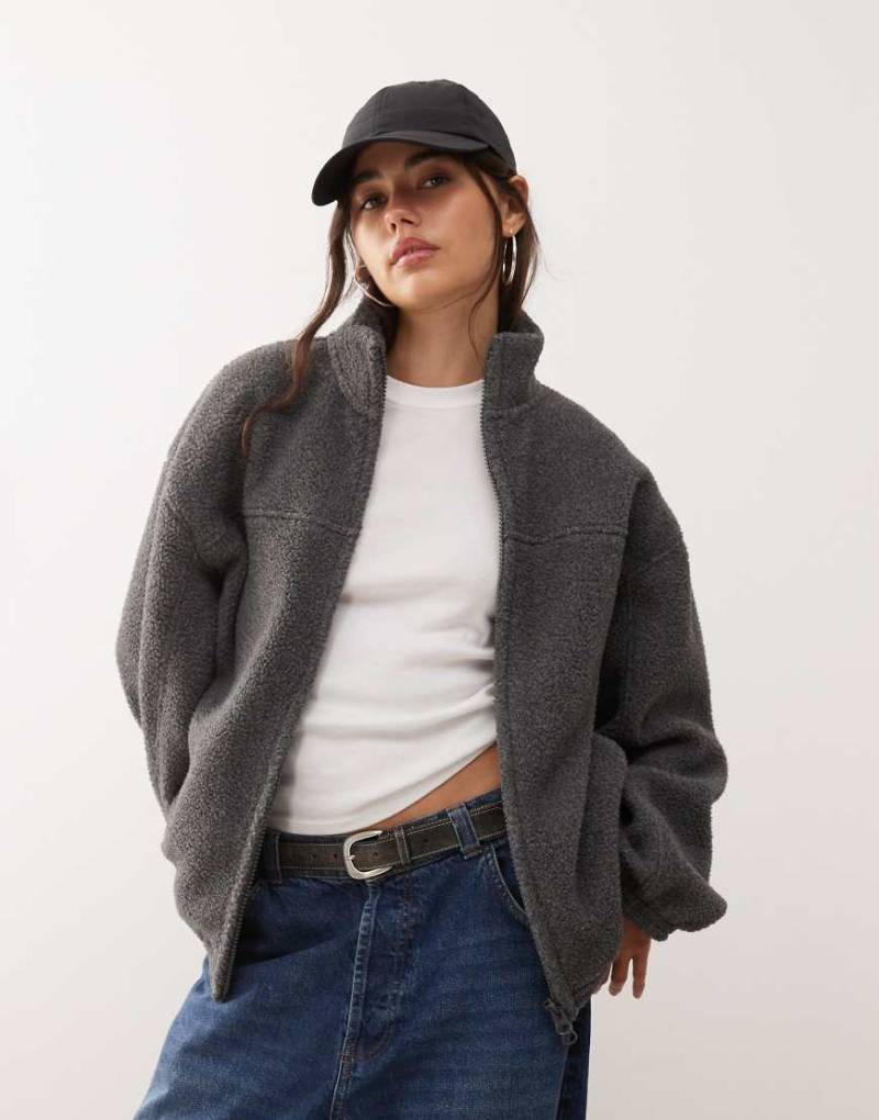 Weekday - Oversize-Jacke aus Teddyfleece in Dunkelgrau mit Reißverschluss von Weekday