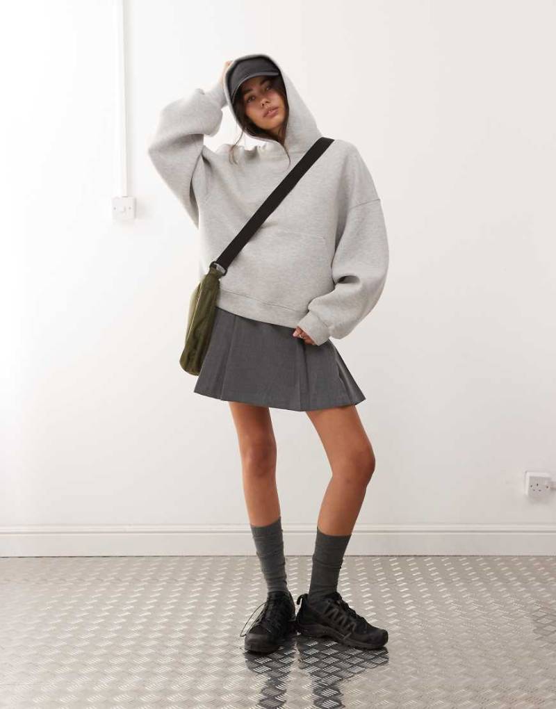 Weekday - Oversize-Kapuzenpullover aus neoprenähnlichem Material in grau meliert von Weekday