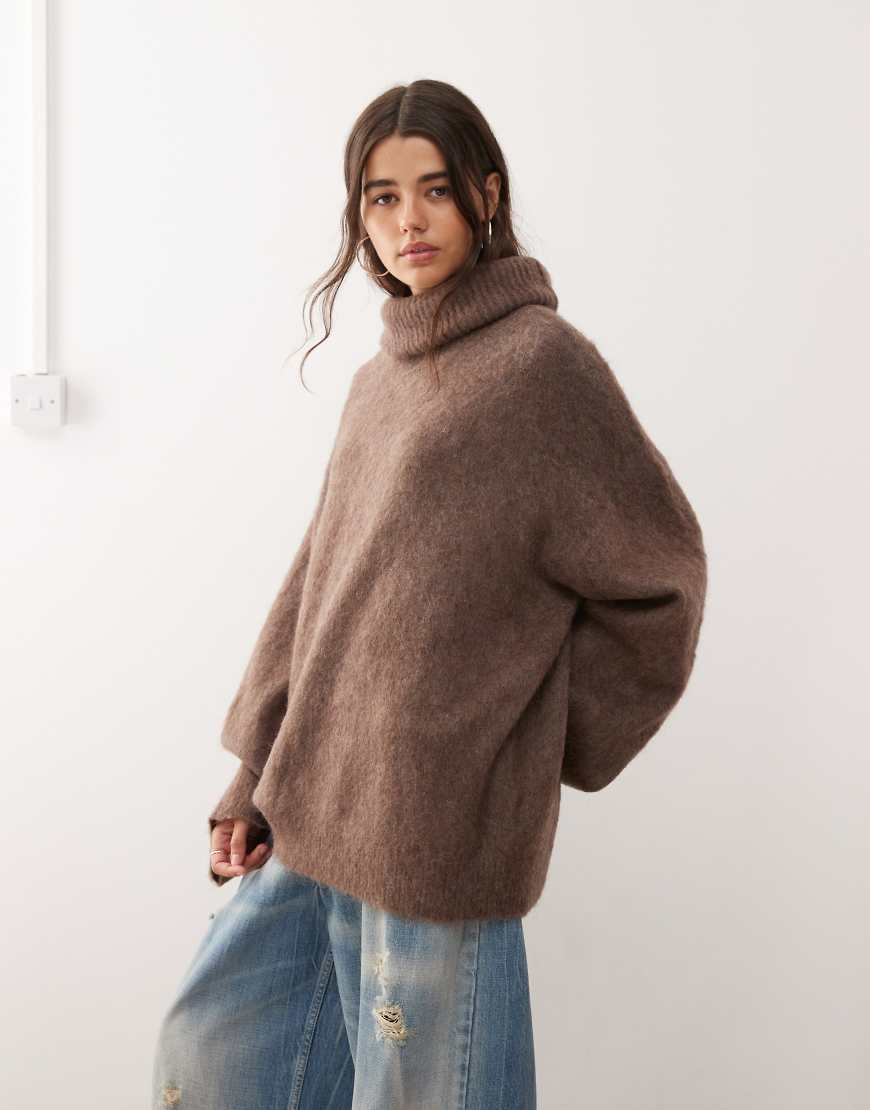 Weekday - Oversize-Pullover aus hochwertigem Woll-Mohair-Mix in Maulwurfbraun mit Stehkragen-Neutral von Weekday