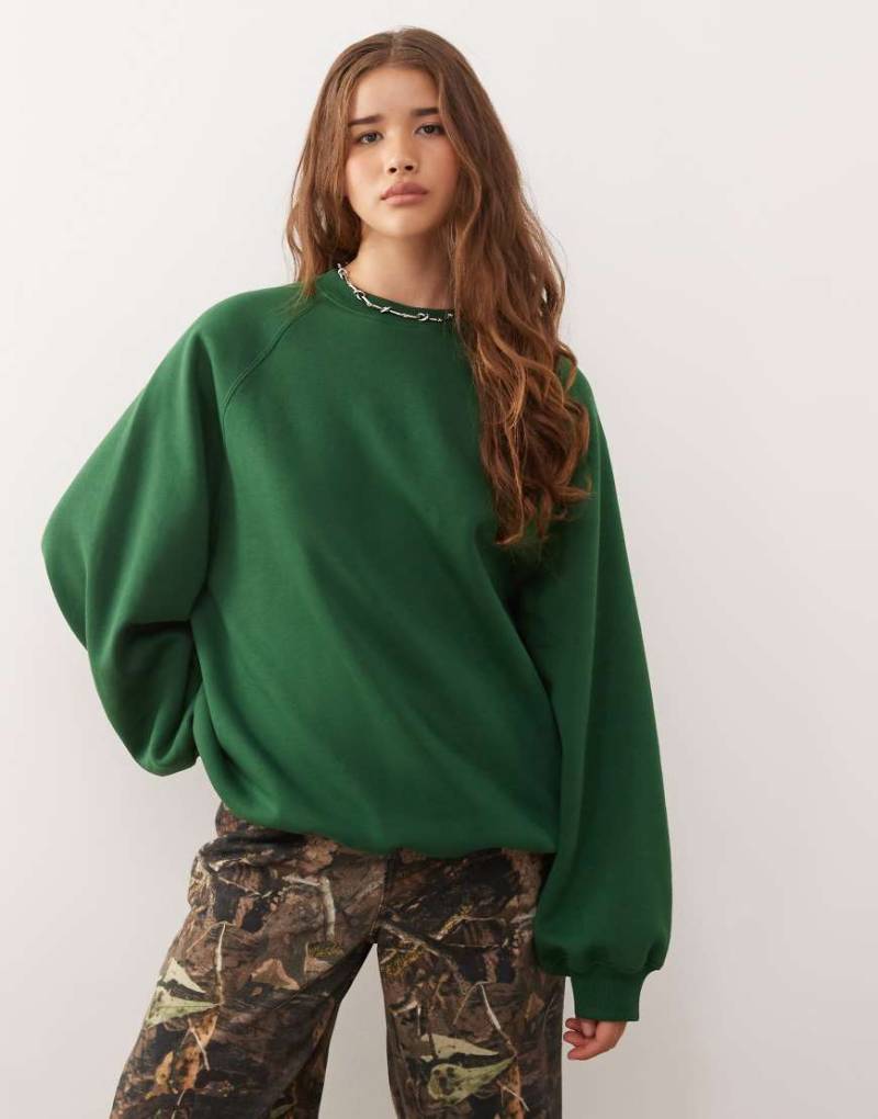 Weekday - Oversize-Sweatshirt aus schwerem Jersey in Dunkelgrün von Weekday