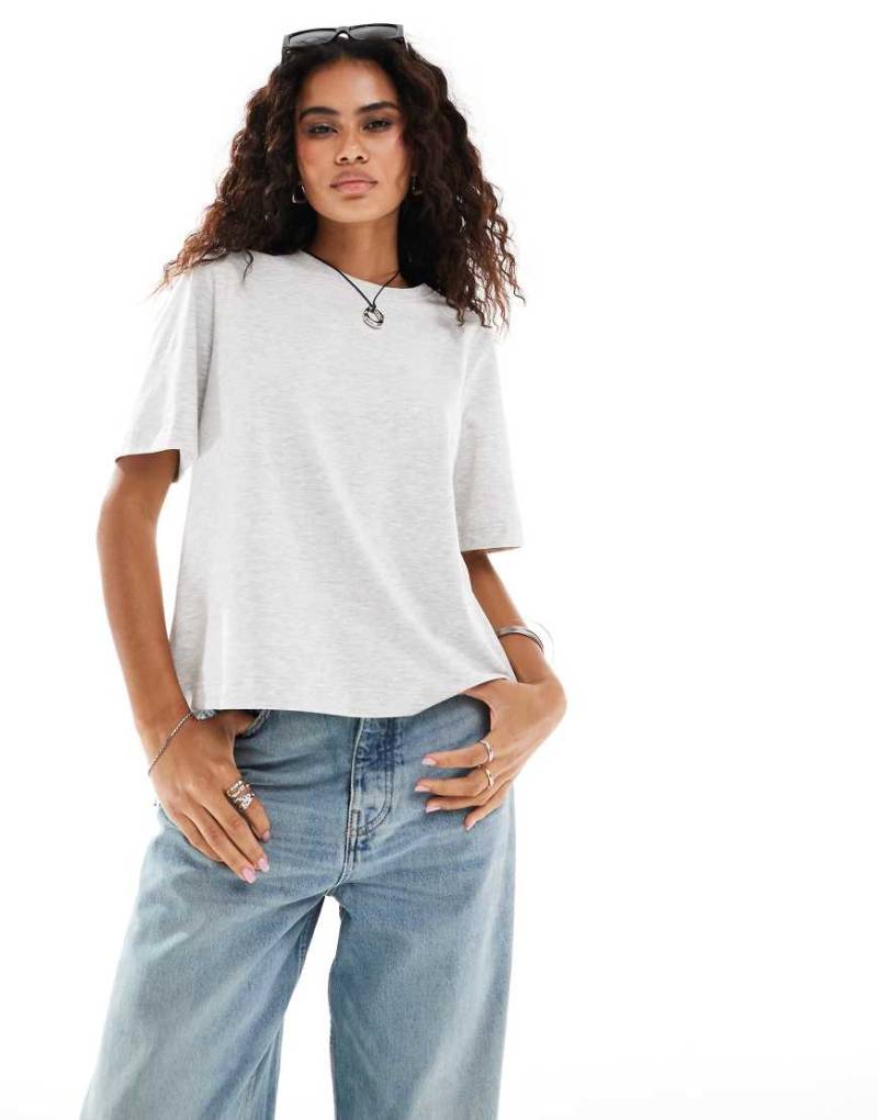 Weekday - Perfect - Kastiges T-Shirt in Grau von Weekday