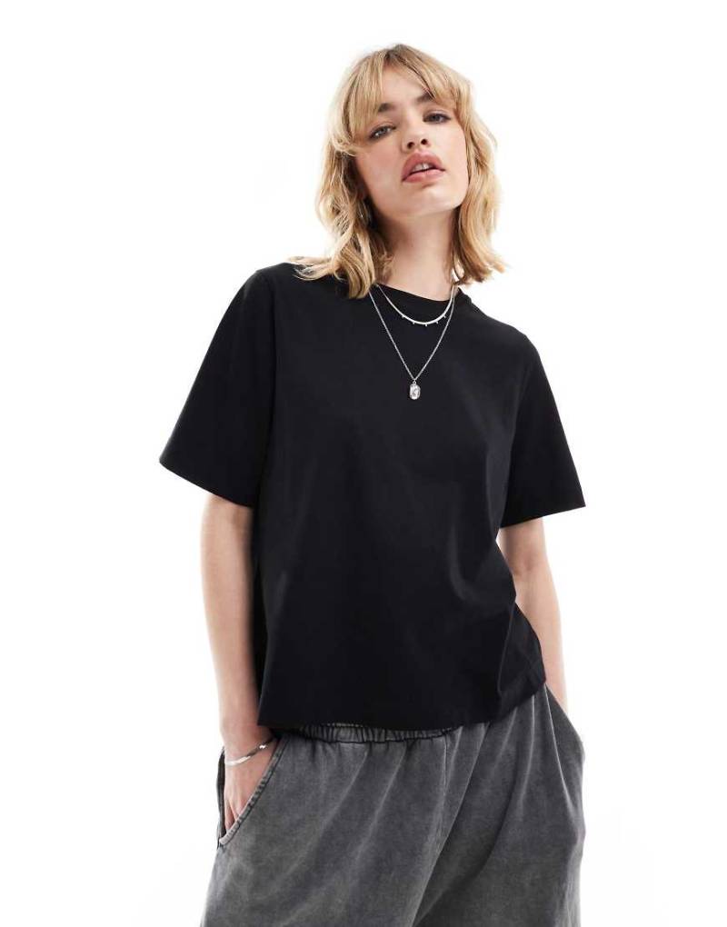 Weekday - Perfect - Lässiges Baumwoll-T-Shirt in Schwarz von Weekday