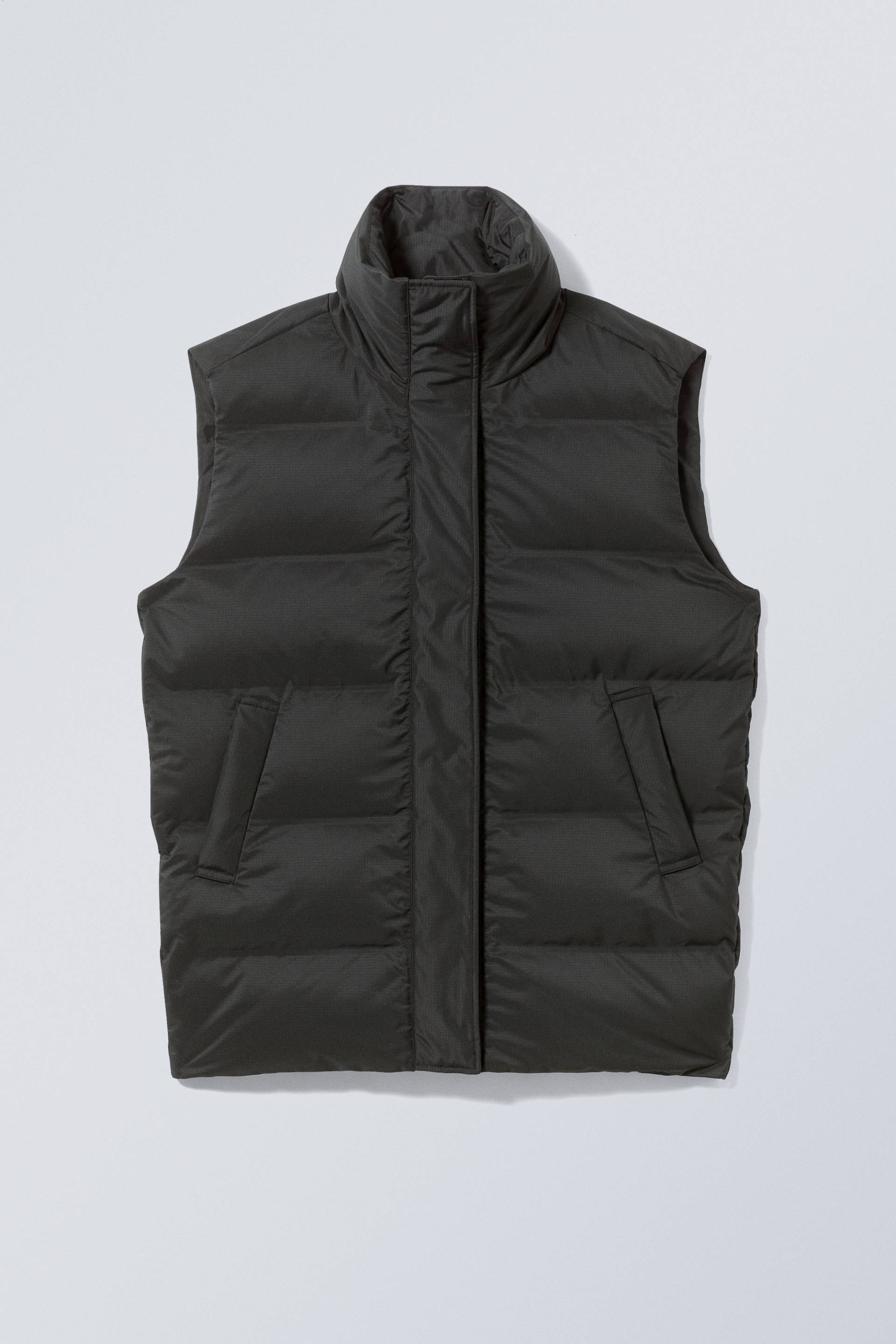 Weekday Pufferweste Makali Schwarze, Westen in Größe S. Farbe: Black puffer vest von Weekday