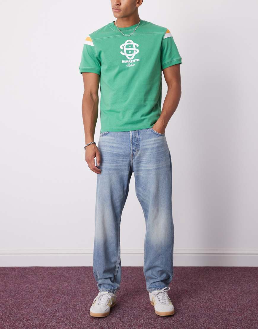 Weekday - Ray - Schmal zulaufende Jeans in Blau mit lockerem Schnitt Weekday - Ray - Schmal zulaufende Jeans in Blau mit lockerem Schnitt von Weekday