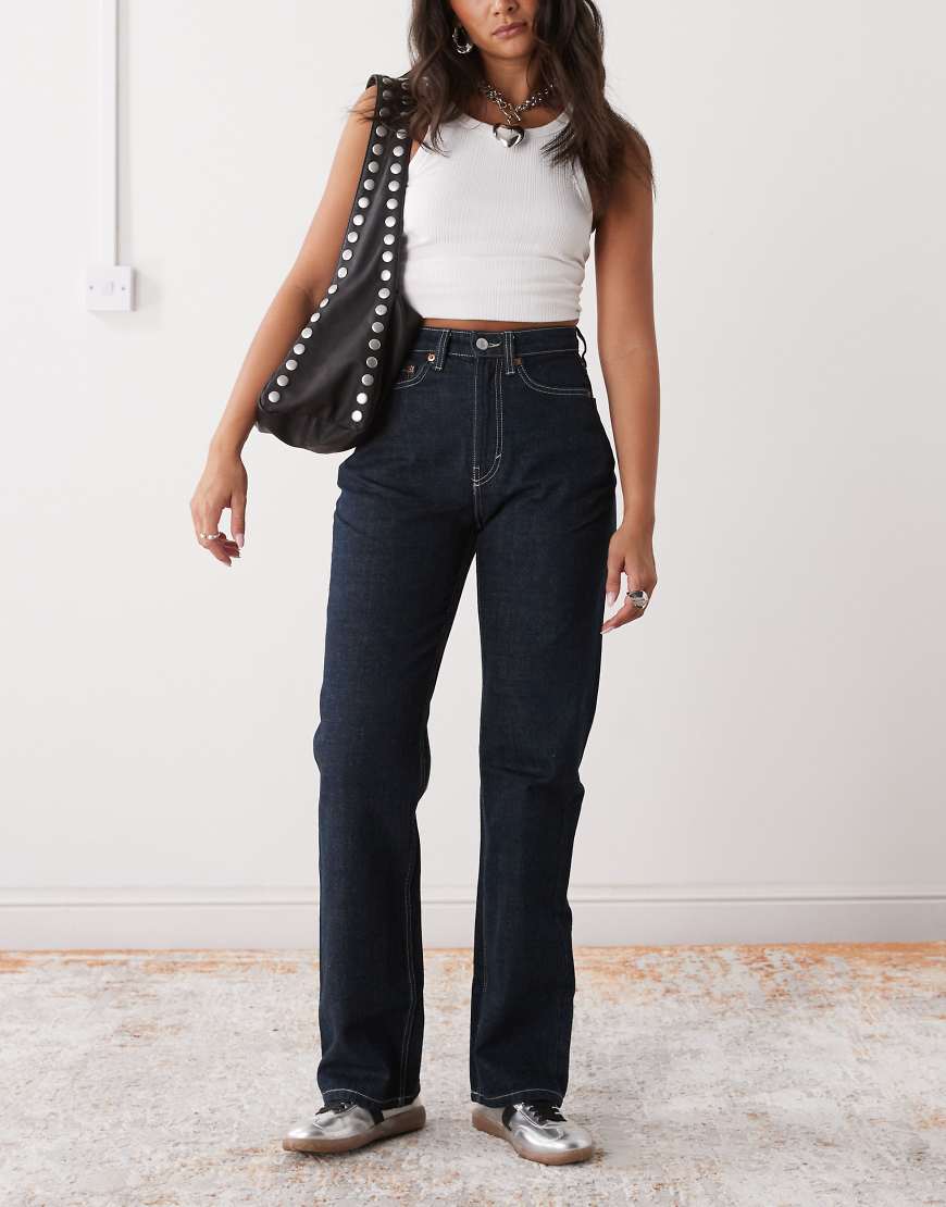 Weekday - Resolute - Stretch-Jeans in Dunkelblau mit hohem Bund und geradem Schnitt von Weekday