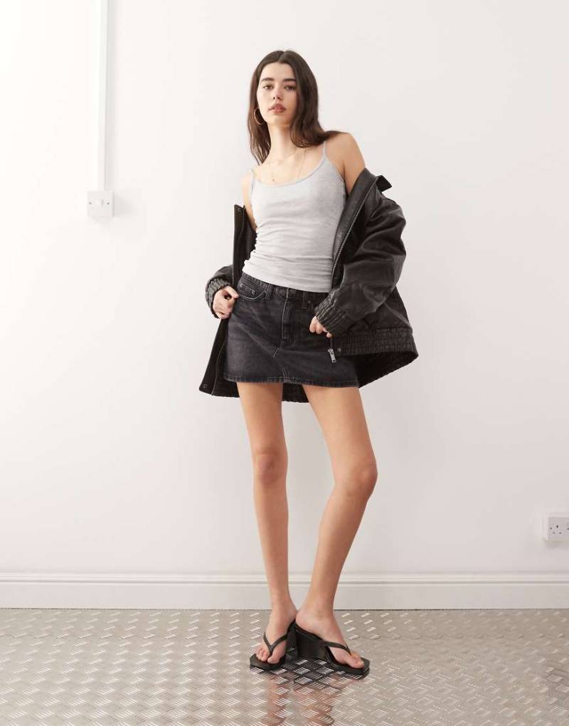 Weekday - Riemchen-Trägertop in Grau meliert von Weekday