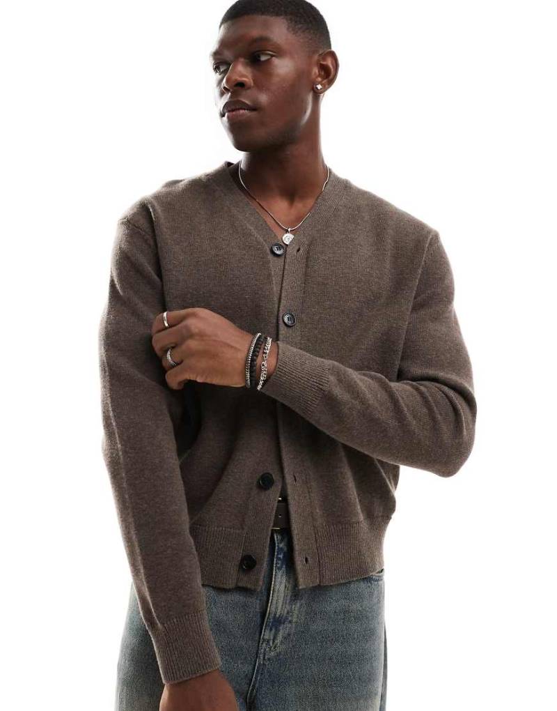 Weekday - Ronnie - Strickjacke in meliertem Braun von Weekday
