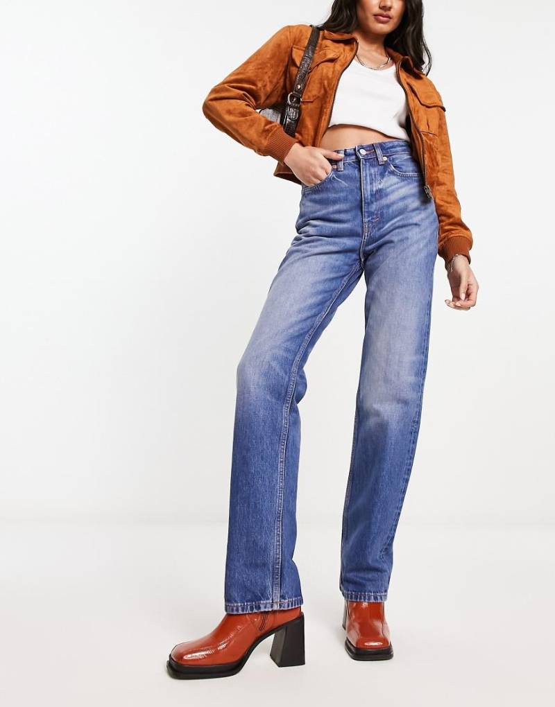 Weekday - Rowe - Jeans in Wellenblau mit geradem Schnitt und sehr hohem Bund von Weekday
