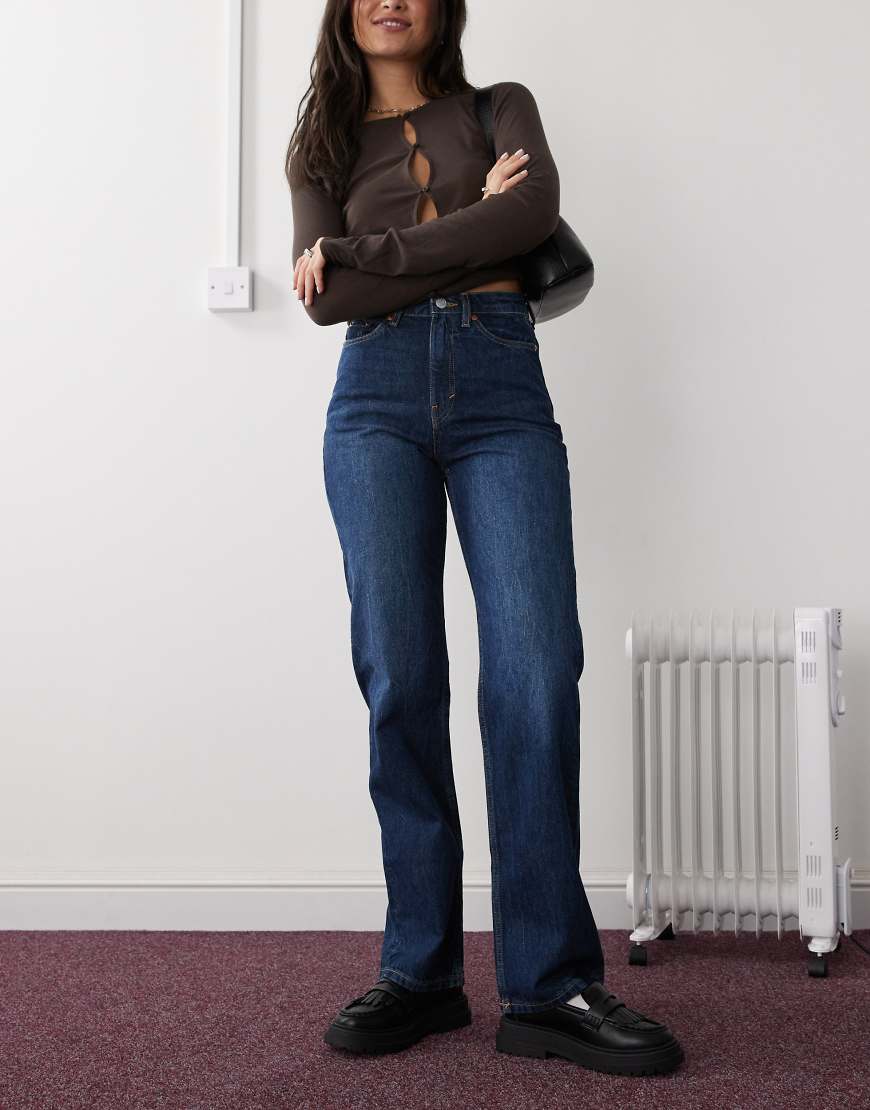 Weekday - Rowe - Jeans in kompaktem Blau mit extra hoher Taille, geradem Schnitt und regulärer Passform von Weekday