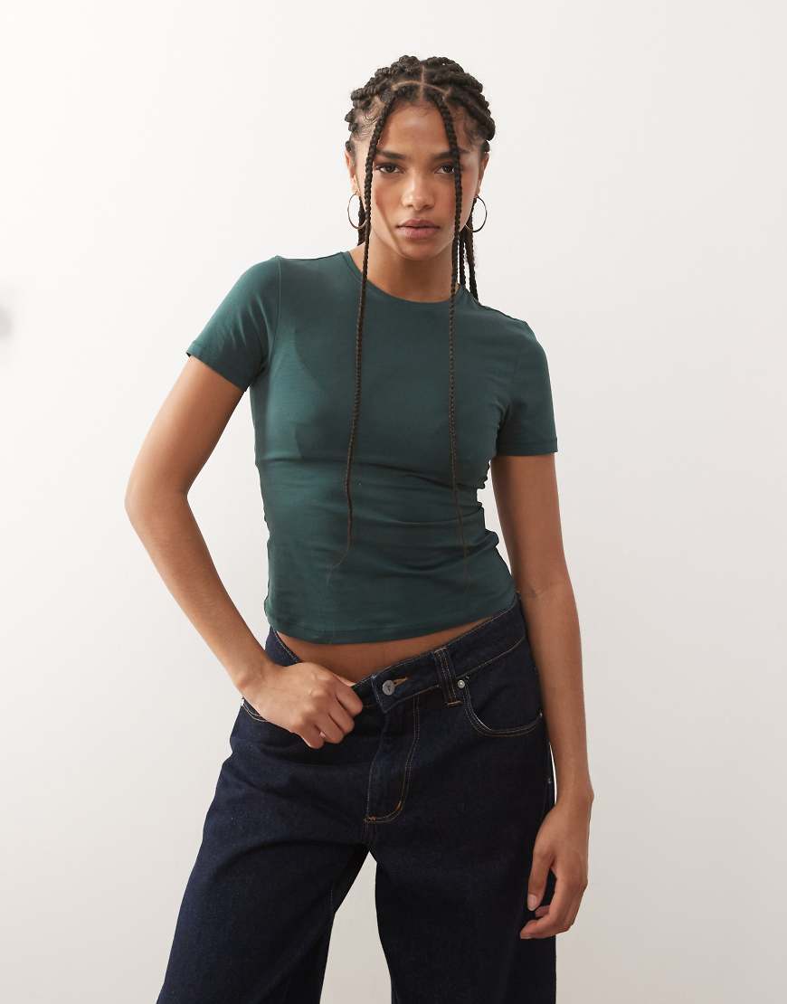 Weekday - Schmal geschnittenes T-Shirt in Petrolgrün von Weekday