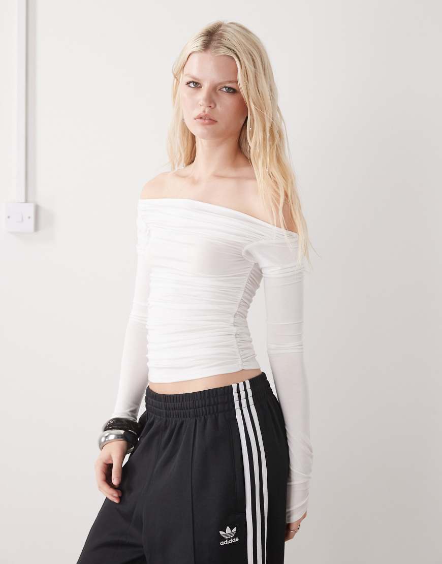 Weekday - Schulterfreies, langärmliges Oberteil in Weiß von Weekday