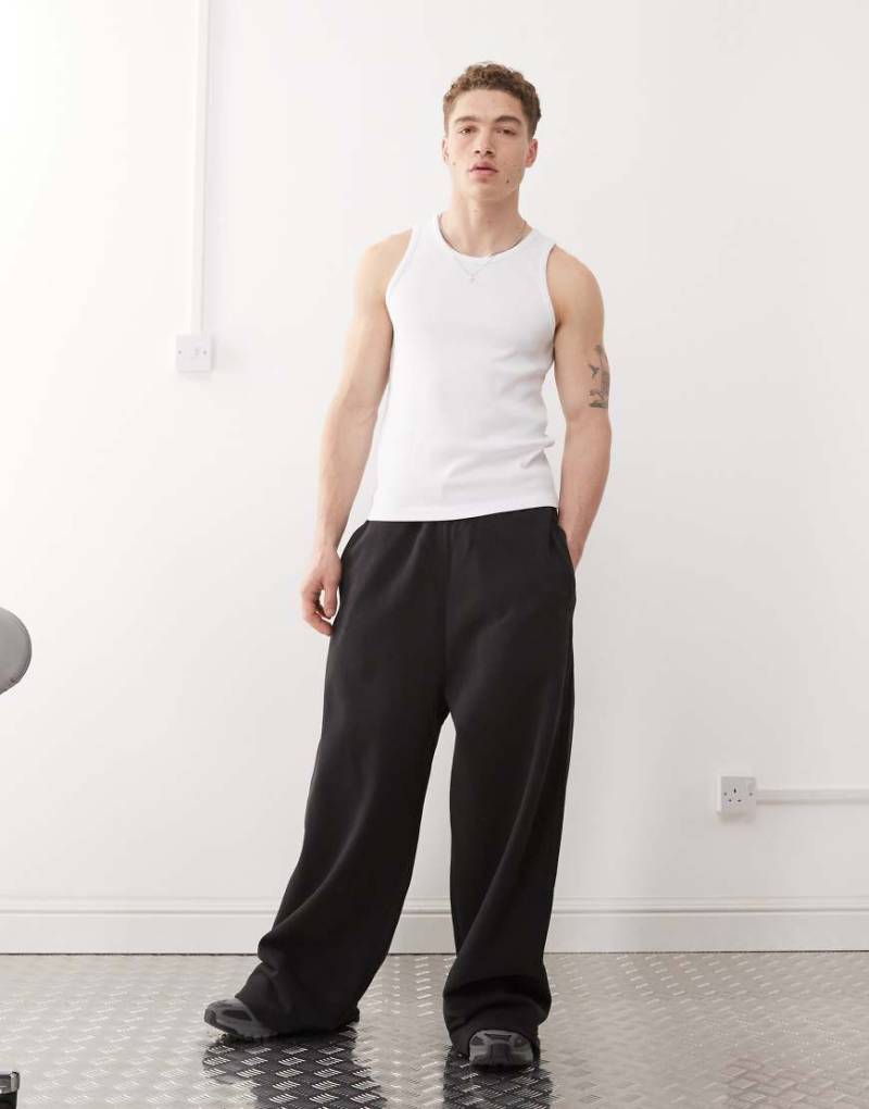 Weekday - Sehr weite Jogginghose in Schwarz mit weitem Bein von Weekday