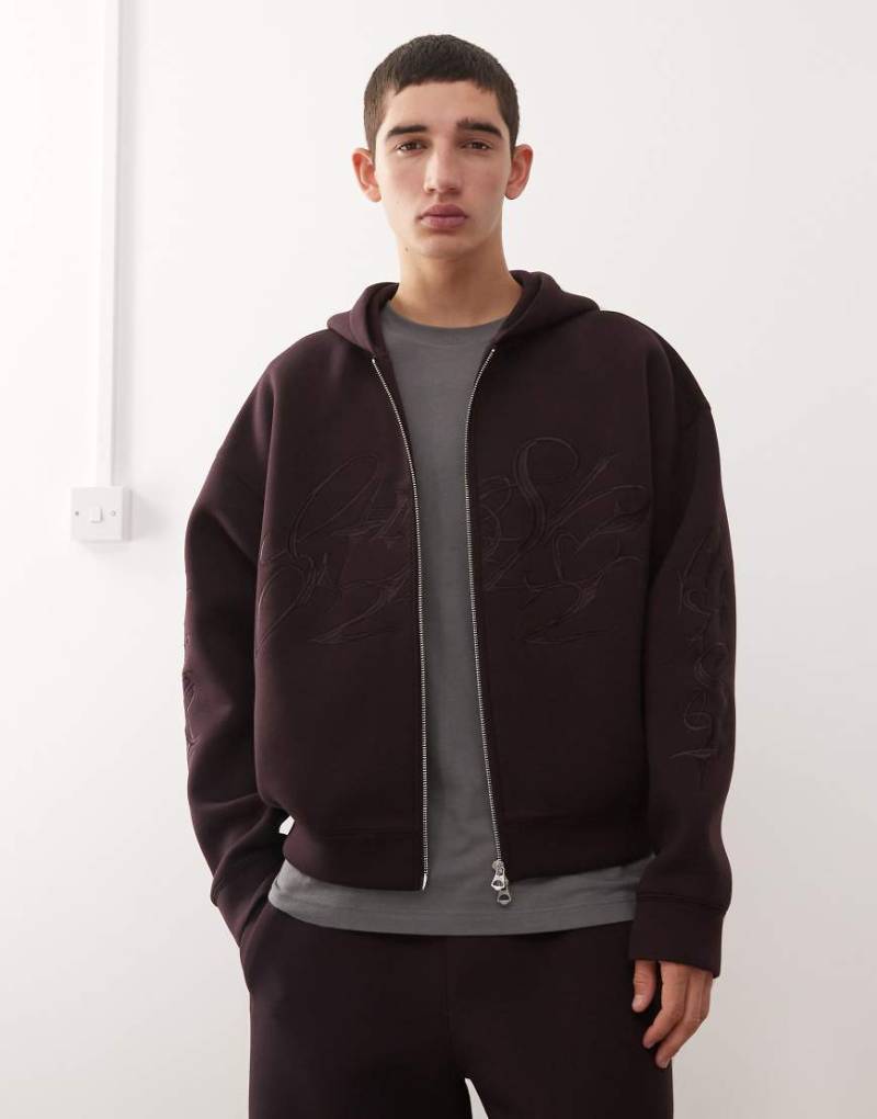 Weekday - Simon - Kapuzenjacke aus neoprenartigem Stoff in Burgunderrot mit Motiv-Stickerei, Kombiteil von Weekday