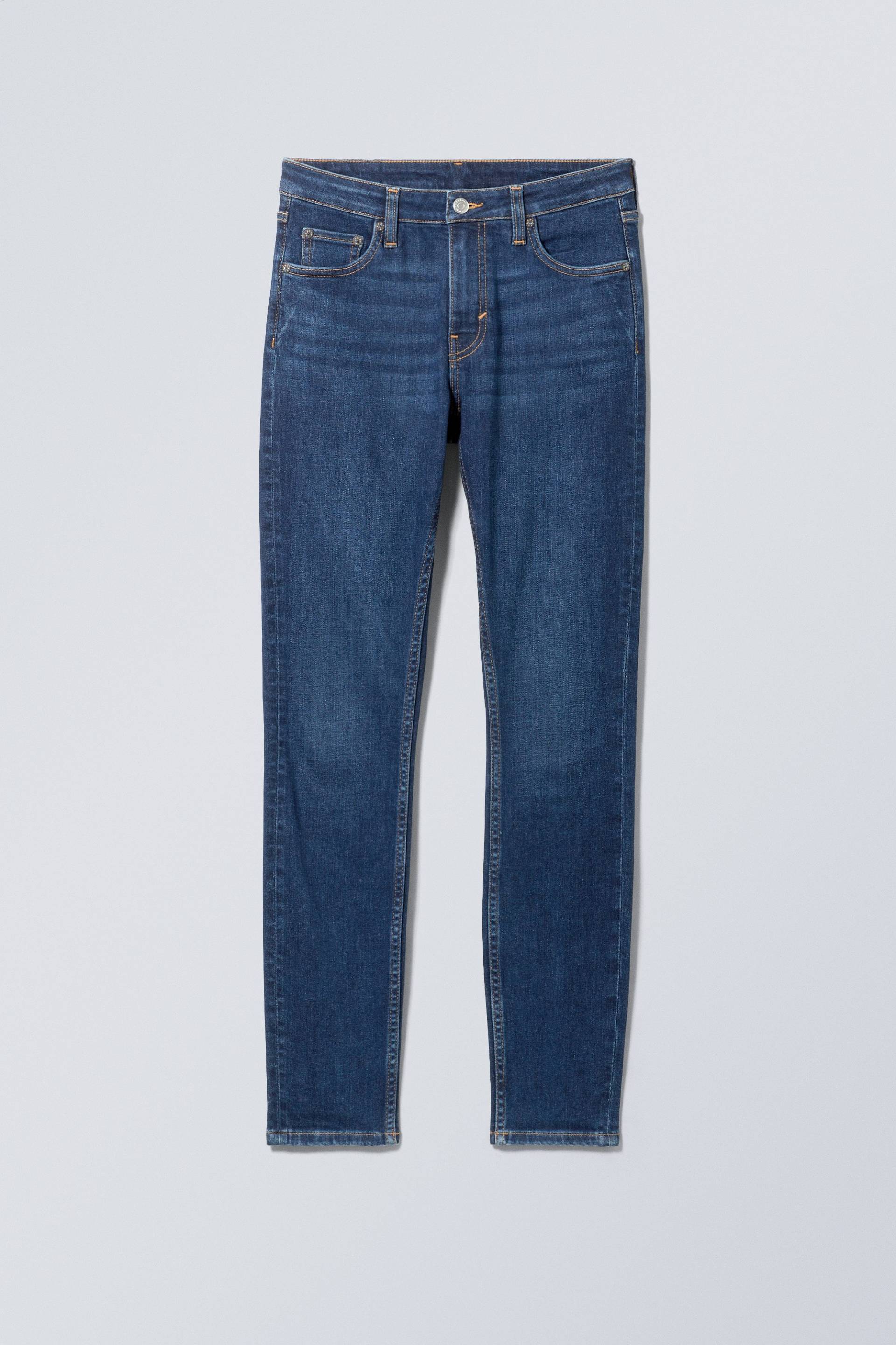 Weekday Skinny Jeans Spare mit mittelhohem Bund Mittelblau in Größe 23/30. Farbe: Mid blue von Weekday