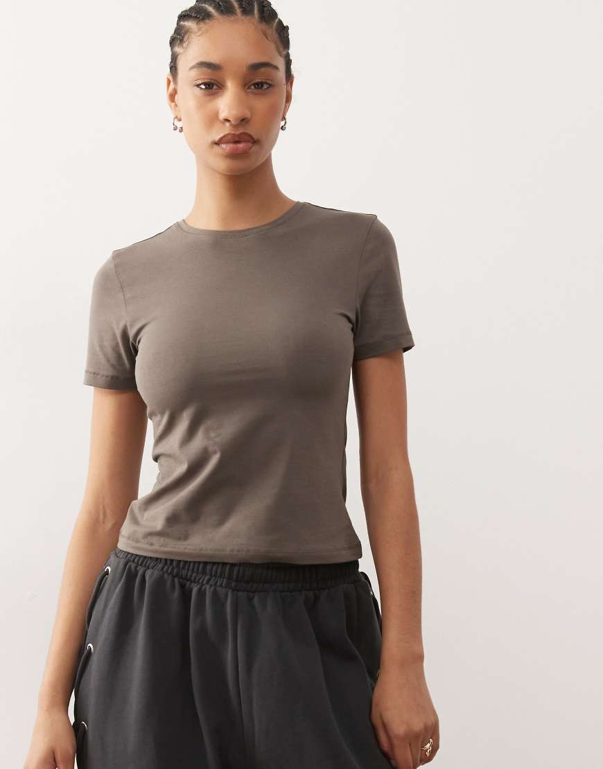 Weekday - Slim-Fit-T-Shirt in Anthrazit-Grau von Weekday