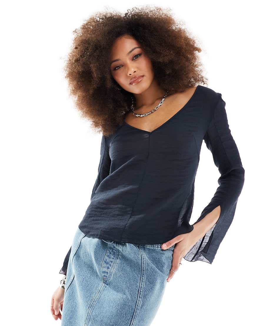 Weekday - Sophia - Transparente Bluse in Marineblau mit Rückenausschnitt-Grau von Weekday