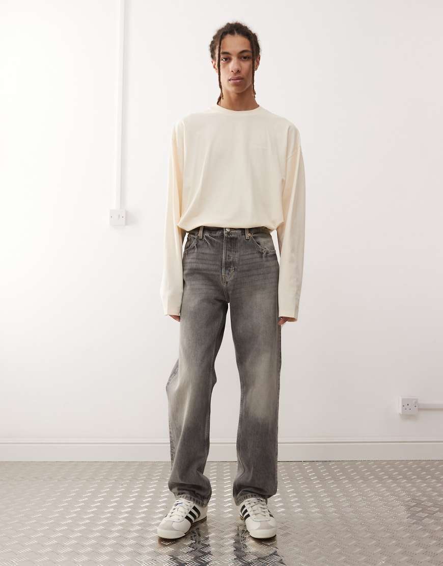 Weekday - Space - Jeans mit lockerem, geradem Schnitt in grauer Canyon-Waschung Weekday - Space - Jeans mit lockerem, geradem Schnitt in grauer Canyon-Waschung von Weekday
