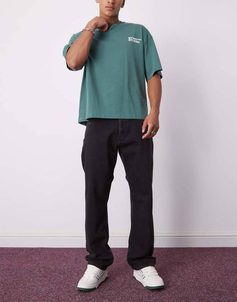 Weekday - Space - Relaxed-Fit-Jeans in abgestimmtem Schwarz mit geradem Bein von Weekday