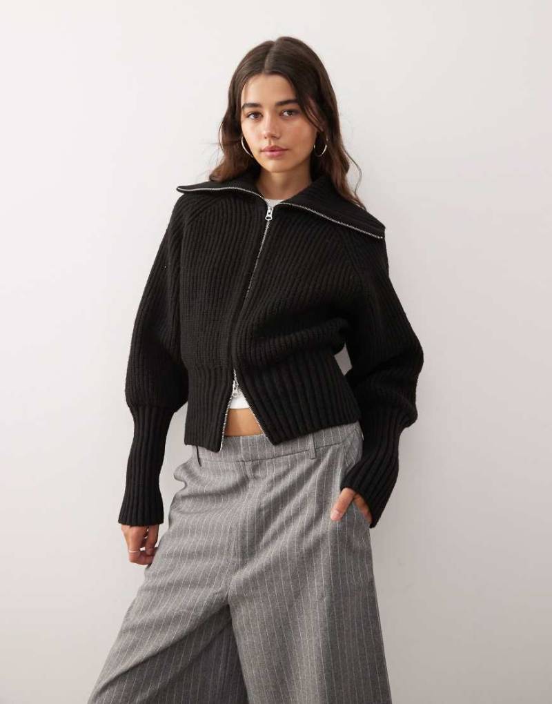 Weekday - Strickjacke aus Rippstrick in Schwarz mit durchgehendem Reißverschluss von Weekday