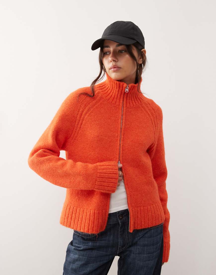 Weekday - Strickjacke aus flauschigem Wollmix in orange meliert mit Reißverschluss von Weekday