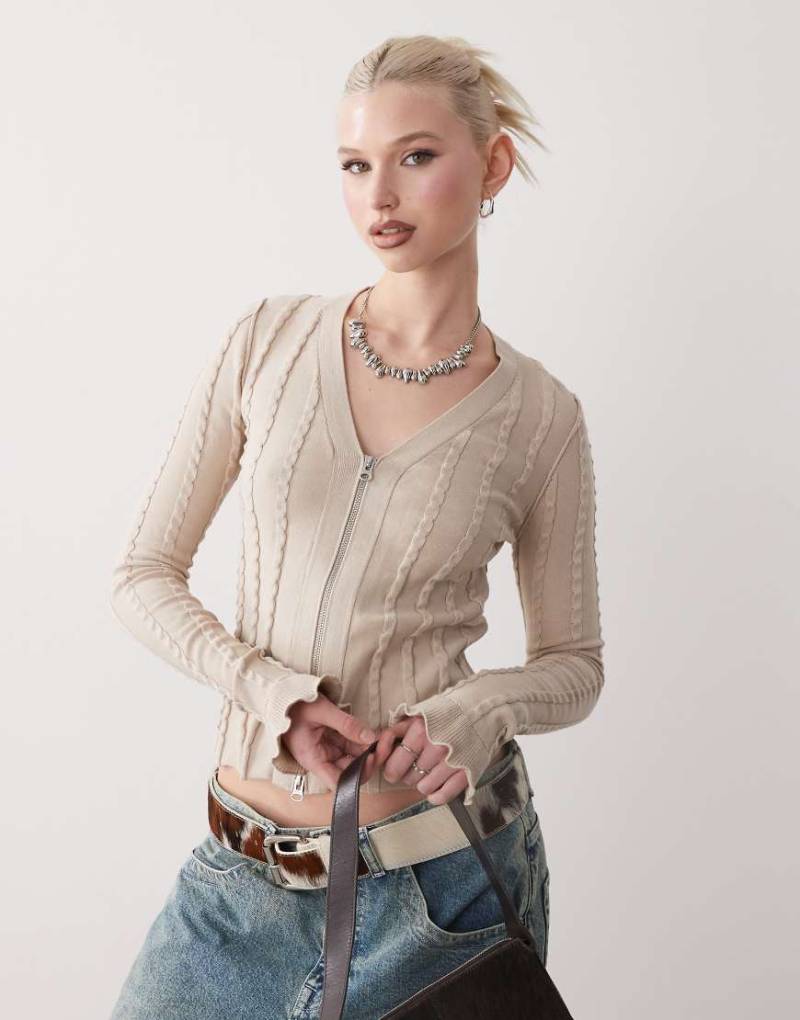 Weekday - Strukturierte Strickjacke in Beige mit Reißverschluss und schmalem Schnitt-Neutral Weekday - Strukturierte Strickjacke in Beige mit Reißverschluss und schmalem Schnitt-Neutral von Weekday