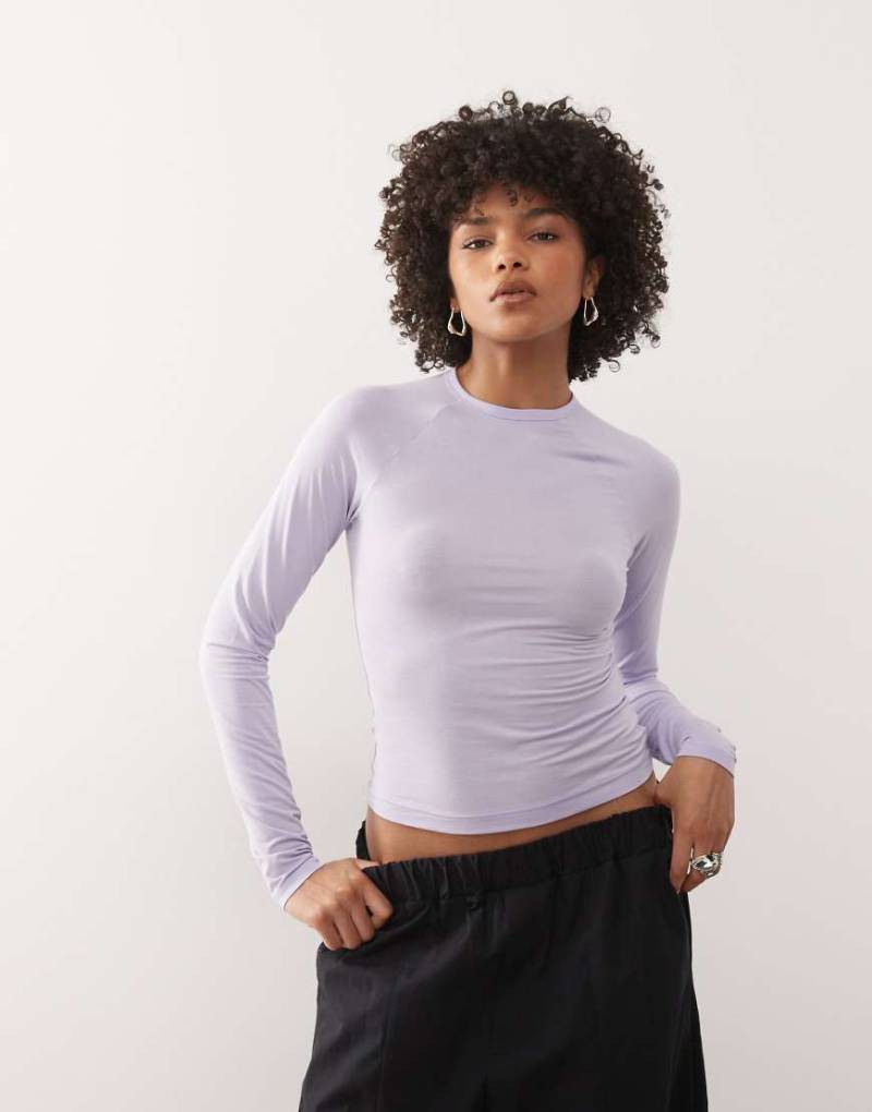 Weekday - Superweiches Slim-Fit-Oberteil in Flieder mit langen Raglanärmeln-Lila von Weekday