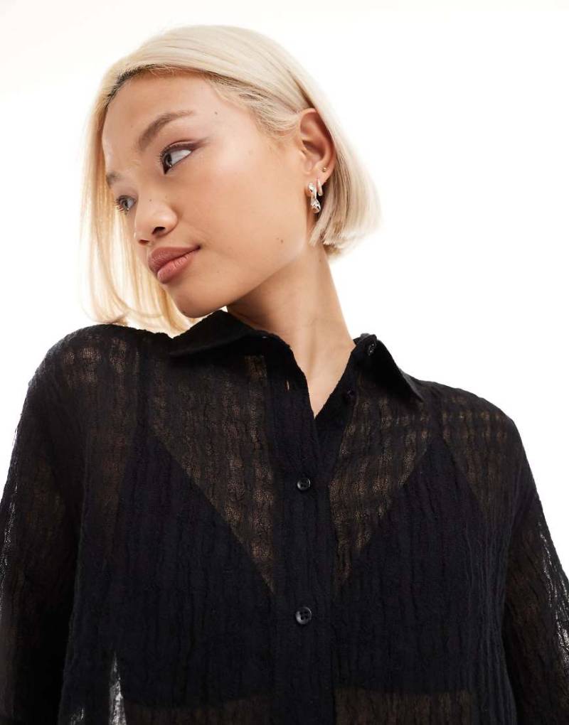 Weekday - Transparente, strukturierte Leinen-Hemdbluse in Schwarz von Weekday