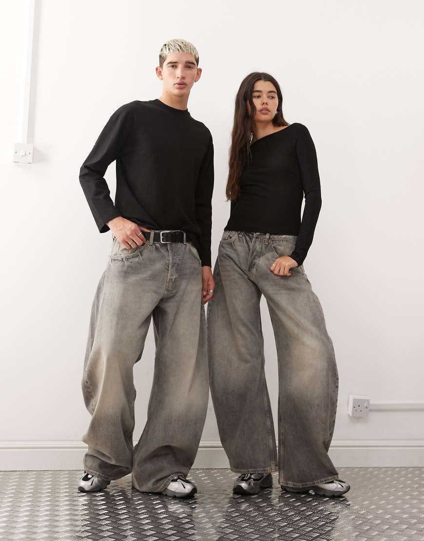 Weekday - Weite Unisex-Jeans in verwaschenem Grau mit abgerundetem Beinschnitt von Weekday