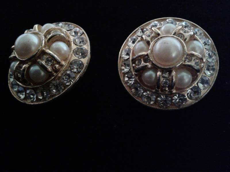 Jahrgang Blancas-Ohrringe, Gold-Ton-Ohrringe Mit Faux Perlen Und Strass, Hochzeitsohrringe, Clip Auf Ohrringe Jahrgang Blancas-Ohrringe, Gold-Ton-Ohrringe Mit Faux Perlen Und Strass, Hochzeitsohrringe, Clip Auf Ohrringe von WeekendsWithBernie