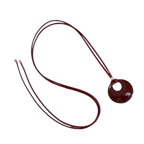 Wegiwuca Stabile Leder Halskette Mit Einem Glücksrundanhänger Bequeme PU Leder Halskette Mit Einer Runde Glücksdesigns Glück Schmuck von Wegiwuca