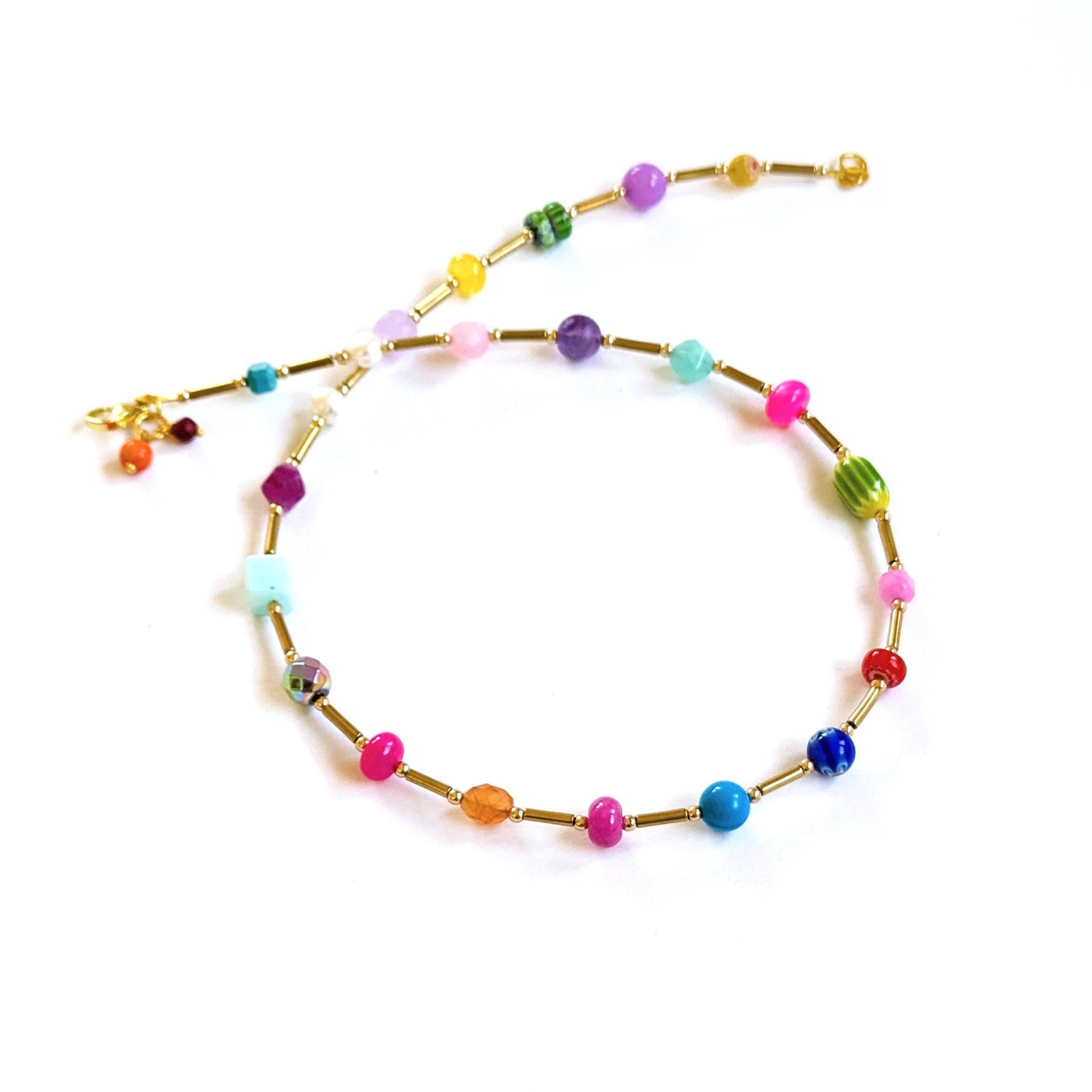 Kurze Bunte Boho Kette Aus Edelsteinen Und Glasperlen, Perlenkette Regenbogen Kurze Bunte Boho Kette Aus Edelsteinen Und Glasperlen, Perlenkette Regenbogen von Weibertraum