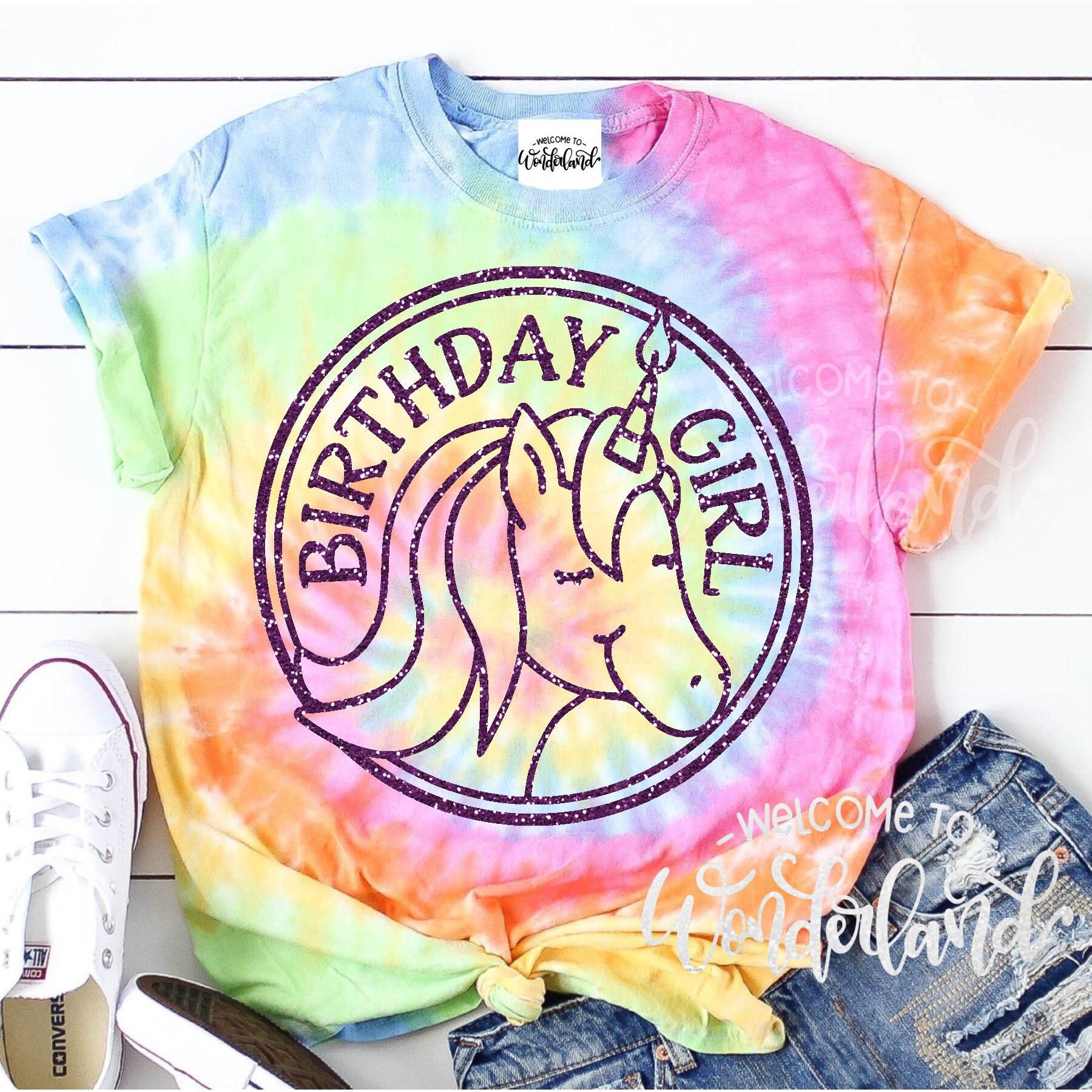 Geburtstagskind Einhorn Party Benutzerdefinierte Alter Farbe Glitzer Crop Top Tie Dye T-Shirt Oder Boxy Abgeschnitten Kinder Mädchen Teen Tween Geburtstagskind Einhorn Party Benutzerdefinierte Alter Farbe Glitzer Crop Top Tie Dye T-Shirt Oder Boxy Abgeschnitten Kinder Mädchen Teen Tween von WelcometoWonderland