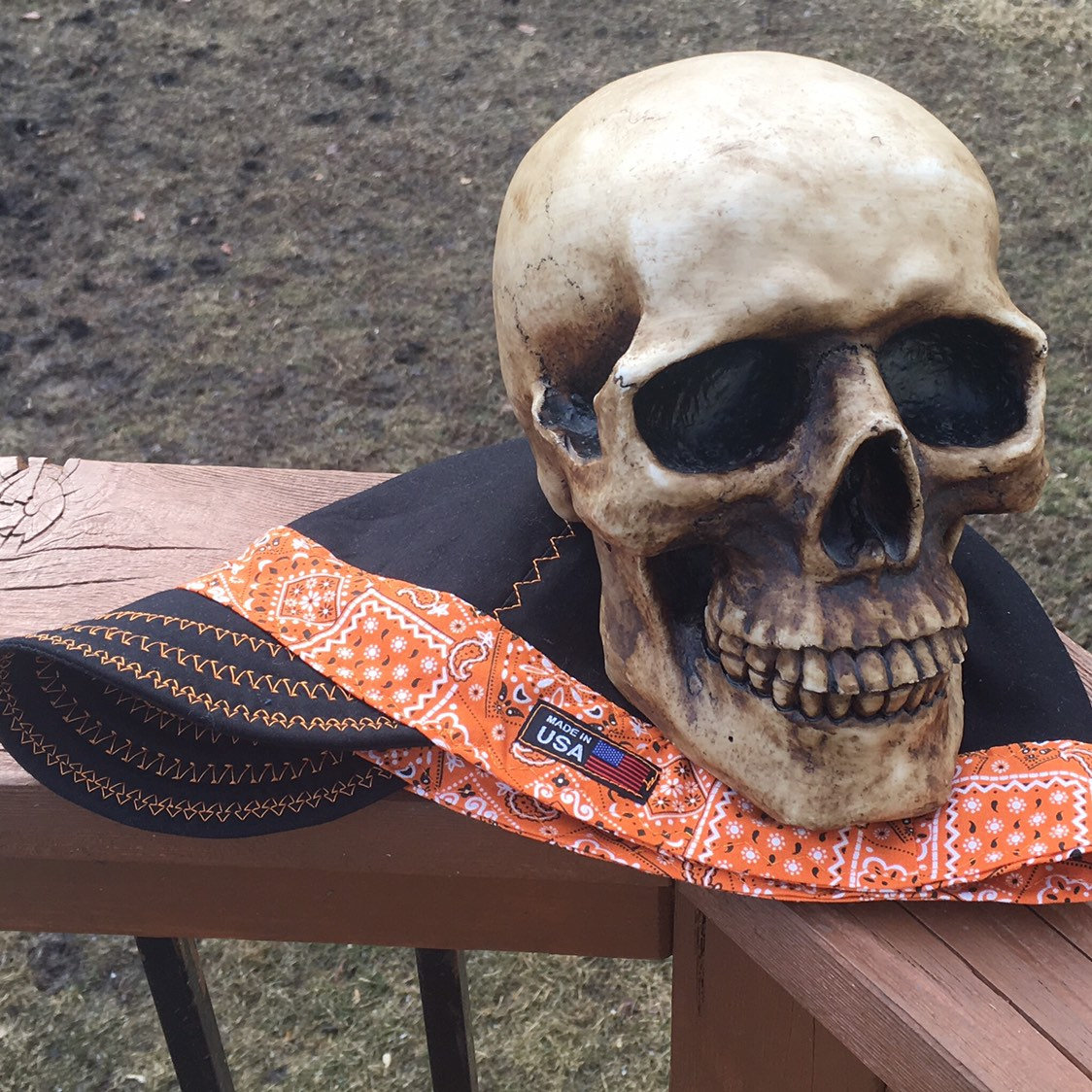 Schwarze Bandana Banders - Orange Die Ziernähte Variieren Auf Bestellung Wendbar Vorgewaschen Weiche Und Strapazierfähige Baumwolle Schwarze Bandana Banders - Orange Die Ziernähte Variieren Auf Bestellung Wendbar Vorgewaschen Weiche Und Strapazierfähige Baumwolle von WeldingCapsbyLori